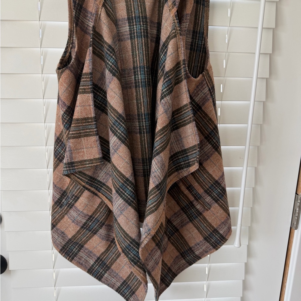 Hem & Thread Plaid Open Front Vest in Brown and Black